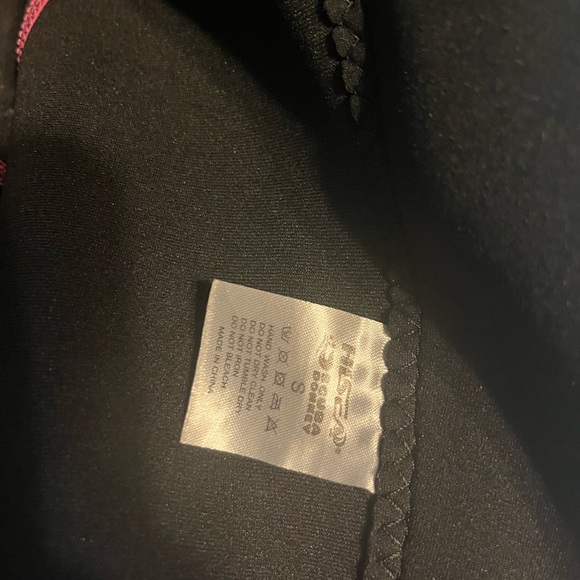 Women’s full length wetsuit size small. - Picture 3 of 6